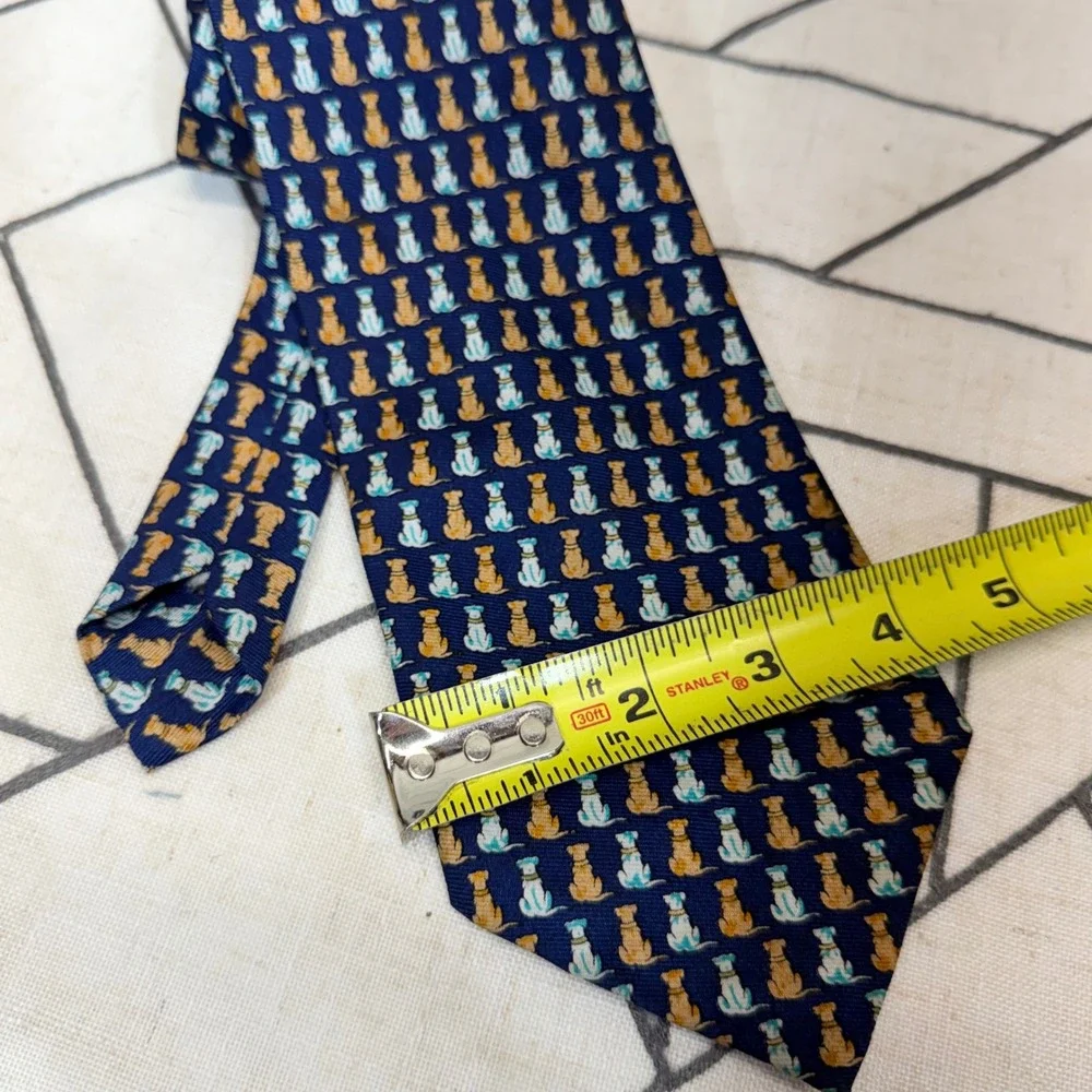 Ombline necktie features
